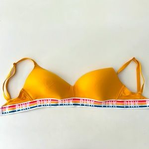 PINK bra 34DD.  Excellent condition. Maybe worn and washed once?